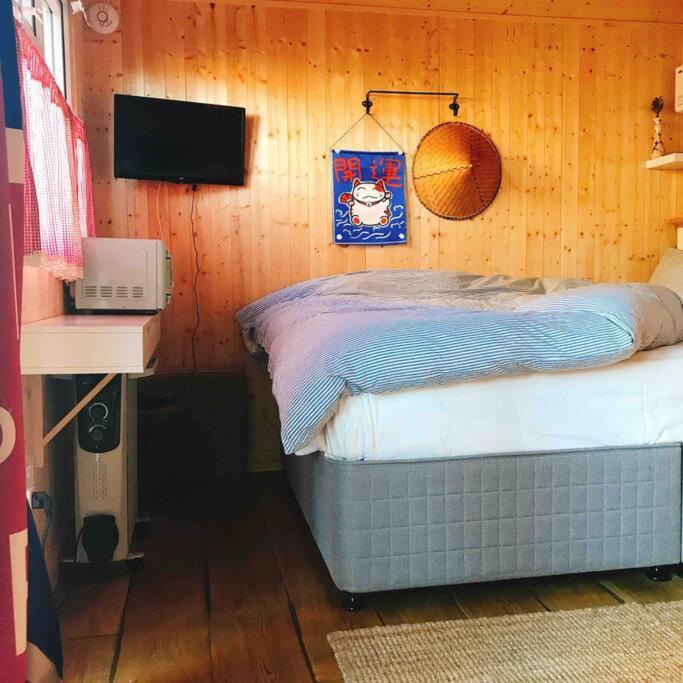 Cosy Private Cabin With Parking In Good Location Oxford Exteriér fotografie